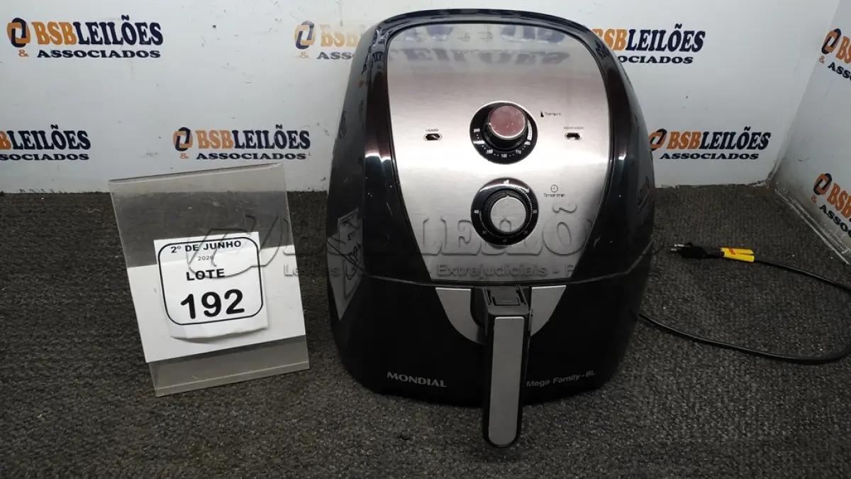 LOTE 192 - 01 AIR FRYER 8L 220V MARCA MONDIAL. (NO ESTADO) ATENÇÃO! FAZER A VISITAÇÃO ANTES DE ARREMATAR, NÃO SABEMOS SE FUNCIONA, LEILÃO NÃO TEM GARANTIA E NEM DEVOLUÇÃO, SUJEITO A POSSÍVEIS AVARIAS VISÍVEIS/OCULTAS E/OU AUSÊNCIA DE COMPONENTES.