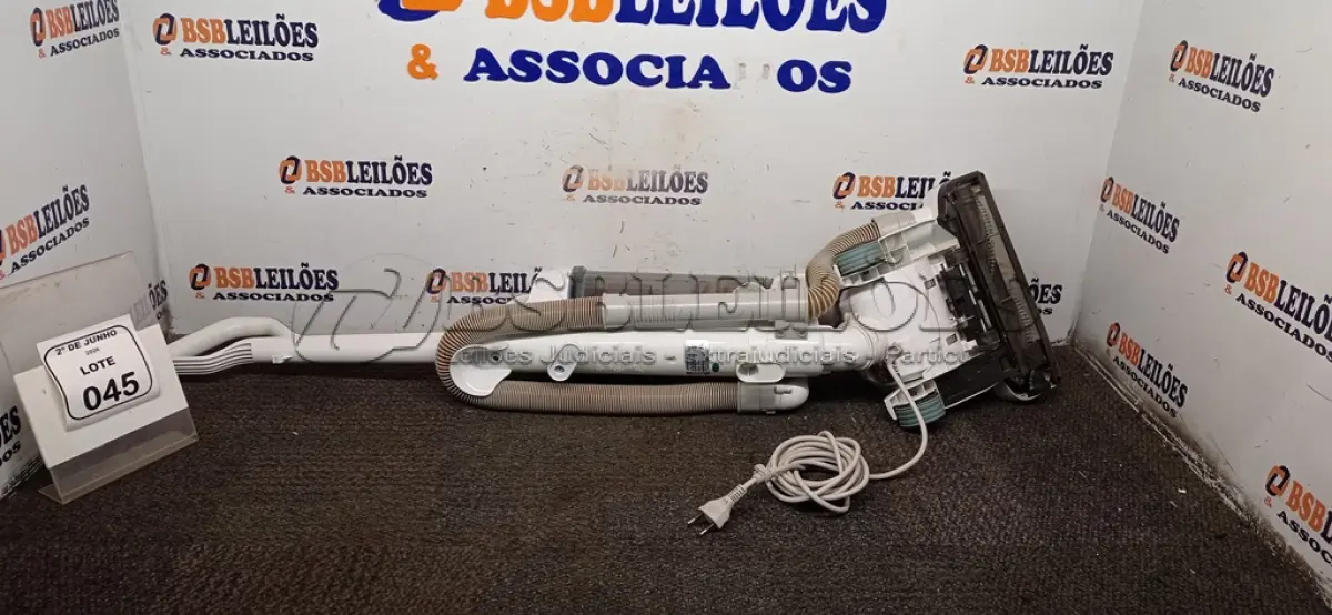 LOTE 045 - 01 ASPIRADOR DE PÓ 220V MARCA PHILCO. (NO ESTADO) ATENÇÃO! FAZER A VISITAÇÃO ANTES DE ARREMATAR, NÃO SABEMOS SE FUNCIONA, LEILÃO NÃO TEM GARANTIA E NEM DEVOLUÇÃO, SUJEITO A POSSÍVEIS AVARIAS VISÍVEIS/OCULTAS E/OU AUSÊNCIA DE COMPONENTES.