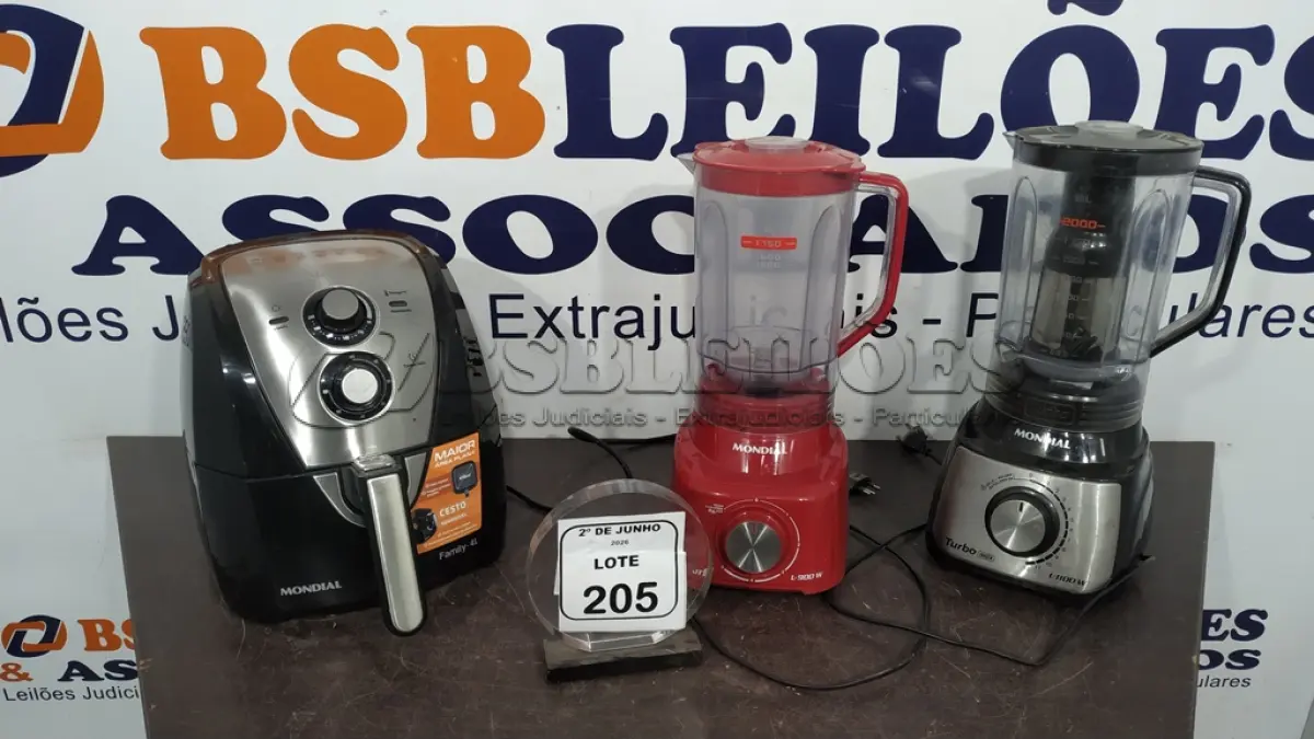 LOTE 205 - 01 AIR FRYER 4L 220V MARCA MONDIAL E 02 LIQUIDIFICADORES 220V MARCA MONDIAL. (NO ESTADO) ATENÇÃO! FAZER A VISITAÇÃO ANTES DE ARREMATAR, NÃO SABEMOS SE FUNCIONA, LEILÃO NÃO TEM GARANTIA E NEM DEVOLUÇÃO, SUJEITO A POSSÍVEIS AVARIAS VISÍVEIS/OCULTAS E/OU AUSÊNCIA DE COMPONENTES.