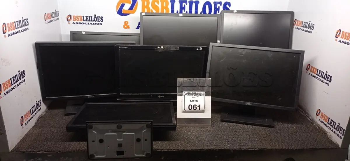 LOTE 061 - 06 MONITORES DE MARCAS E MODELOS DIVERSOS. (NO ESTADO) ATENÇÃO! FAZER A VISITAÇÃO ANTES DE ARREMATAR, NÃO SABEMOS SE FUNCIONA, LEILÃO NÃO TEM GARANTIA E NEM DEVOLUÇÃO, SUJEITO A POSSÍVEIS AVARIAS VISÍVEIS/OCULTAS E/OU AUSÊNCIA DE COMPONENTES.