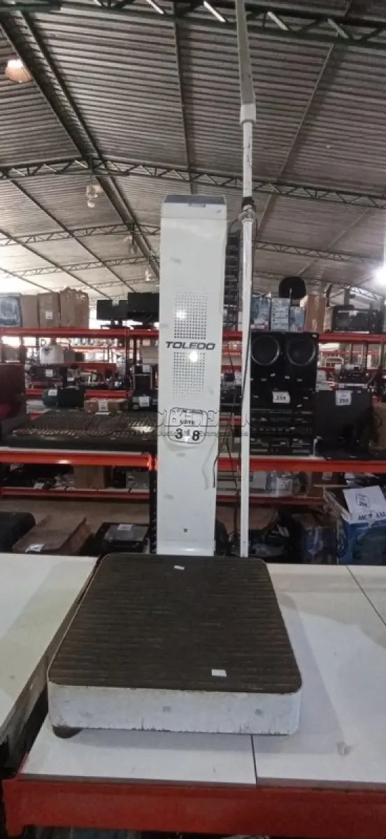 LOTE 318 - 01 BALANÇA ANTROPOMÉTRICA. (NO ESTADO) ATENÇÃO! FAZER A VISITAÇÃO ANTES DE ARREMATAR, NÃO SABEMOS SE FUNCIONA, LEILÃO NÃO TEM GARANTIA E NEM DEVOLUÇÃO, SUJEITO A POSSÍVEIS AVARIAS VISÍVEIS/OCULTAS E/OU AUSÊNCIA DE COMPONENTES.