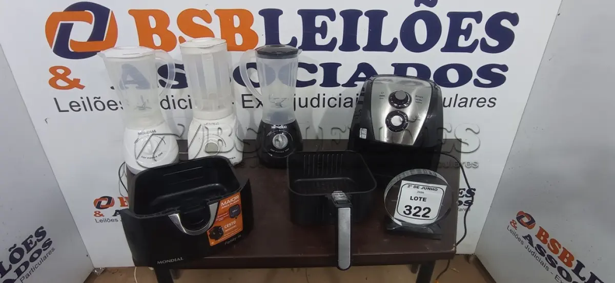 LOTE 322 - 01 AIR FRYER 4L 220V MARCA MONDIAL E 03 LIQUIDIFICADORES MODELOS DIVERSOS MARCA MONDIAL. (NO ESTADO) ATENÇÃO! FAZER A VISITAÇÃO ANTES DE ARREMATAR, NÃO SABEMOS SE FUNCIONA, LEILÃO NÃO TEM GARANTIA E NEM DEVOLUÇÃO, SUJEITO A POSSÍVEIS AVARIAS VISÍVEIS/OCULTAS E/OU AUSÊNCIA DE COMPONENTES.