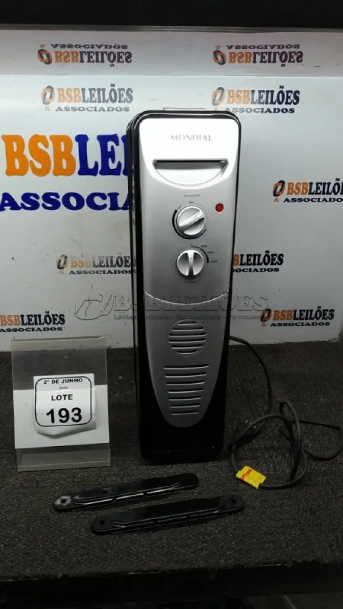 LOTE 193 - 01 AQUECEDOR 220V MARCA MONDIAL. (NO ESTADO) ATENÇÃO! FAZER A VISITAÇÃO ANTES DE ARREMATAR, NÃO SABEMOS SE FUNCIONA, LEILÃO NÃO TEM GARANTIA E NEM DEVOLUÇÃO, SUJEITO A POSSÍVEIS AVARIAS VISÍVEIS/OCULTAS E/OU AUSÊNCIA DE COMPONENTES.