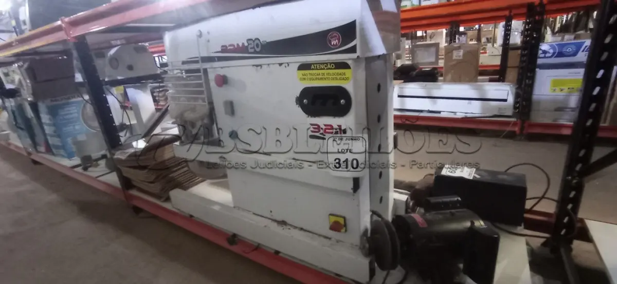LOTE 310 - 01 BATEDEIRA INDUSTRIAL MODELO BPM 20 MARCA MANÁ. (NO ESTADO) ATENÇÃO! FAZER A VISITAÇÃO ANTES DE ARREMATAR, NÃO SABEMOS SE FUNCIONA, LEILÃO NÃO TEM GARANTIA E NEM DEVOLUÇÃO, SUJEITO A POSSÍVEIS AVARIAS VISÍVEIS/OCULTAS E/OU AUSÊNCIA DE COMPONENTES.
