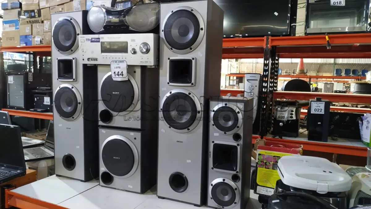 LOTE 144 - 01 RECEIVER MODELO STR-K1500 COM 05 CAIXAS DE SOM MARCA SONY E 01 MICRO SYSTEM. (NO ESTADO) ATENÇÃO! FAZER A VISITAÇÃO ANTES DE ARREMATAR, NÃO SABEMOS SE FUNCIONA, LEILÃO NÃO TEM GARANTIA E NEM DEVOLUÇÃO, SUJEITO A POSSÍVEIS AVARIAS VISÍVEIS/OCULTAS E/OU AUSÊNCIA DE COMPONENTES.