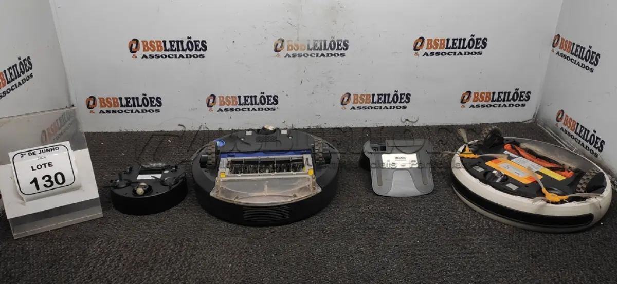 LOTE 130 - 03 ASPIRADORES ROBÔ DE MARCAS E MODELOS DIVERSOS. (NO ESTADO) ATENÇÃO! FAZER A VISITAÇÃO ANTES DE ARREMATAR, NÃO SABEMOS SE FUNCIONA, LEILÃO NÃO TEM GARANTIA E NEM DEVOLUÇÃO, SUJEITO A POSSÍVEIS AVARIAS VISÍVEIS/OCULTAS E/OU AUSÊNCIA DE COMPONENTES.