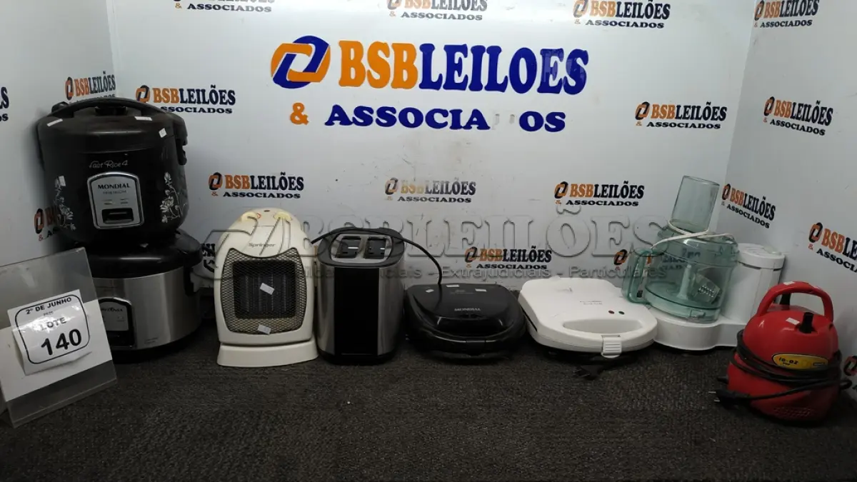 LOTE 140 - 01 INFLADOR DE BALÕES, 01 TORRADEIRA, 01 MULTIPROCESSADOR, 02 PANELAS ELÉTRICAS, 01 AQUECEDOR E 02 SANDUICHEIRAS DE MARCAS E MODELOS DIVERSOS. (NO ESTADO) ATENÇÃO! FAZER A VISITAÇÃO ANTES DE ARREMATAR, NÃO SABEMOS SE FUNCIONA, LEILÃO NÃO TEM GARANTIA E NEM DEVOLUÇÃO, SUJEITO A POSSÍVEIS AVARIAS VISÍVEIS/OCULTAS E/OU AUSÊNCIA DE COMPONENTES.