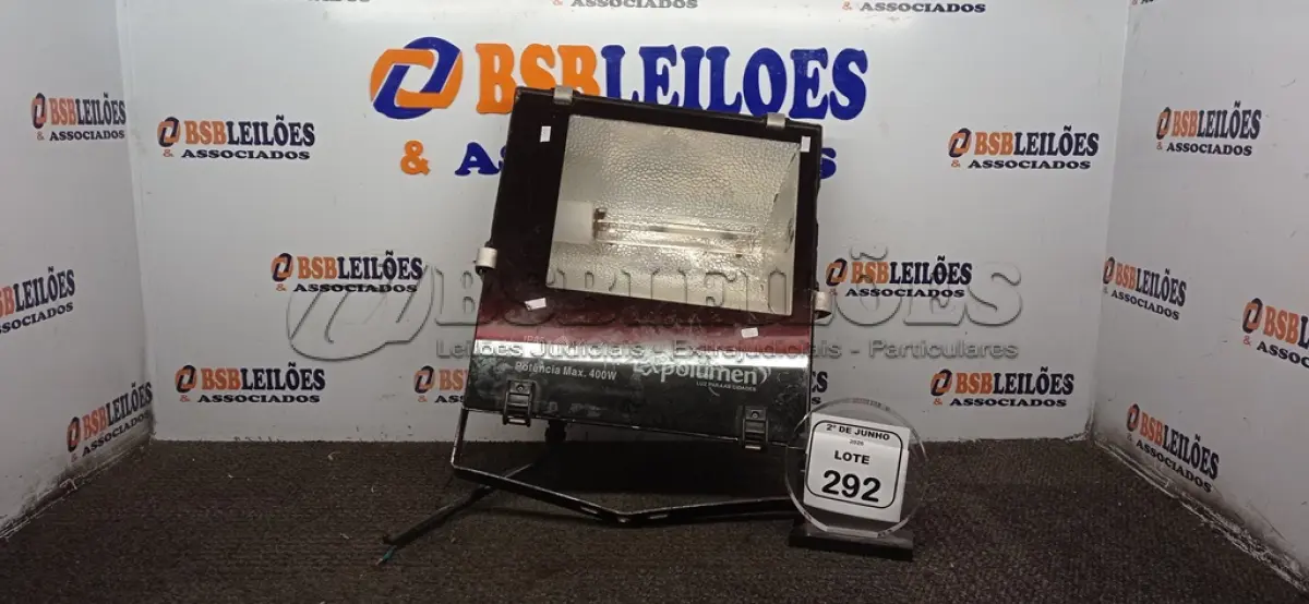 LOTE 292 - 01 REFLETOR 400W MARCA EXPOLUMEN. (NO ESTADO) ATENÇÃO! FAZER A VISITAÇÃO ANTES DE ARREMATAR, NÃO SABEMOS SE FUNCIONA, LEILÃO NÃO TEM GARANTIA E NEM DEVOLUÇÃO, SUJEITO A POSSÍVEIS AVARIAS VISÍVEIS/OCULTAS E/OU AUSÊNCIA DE COMPONENTES.