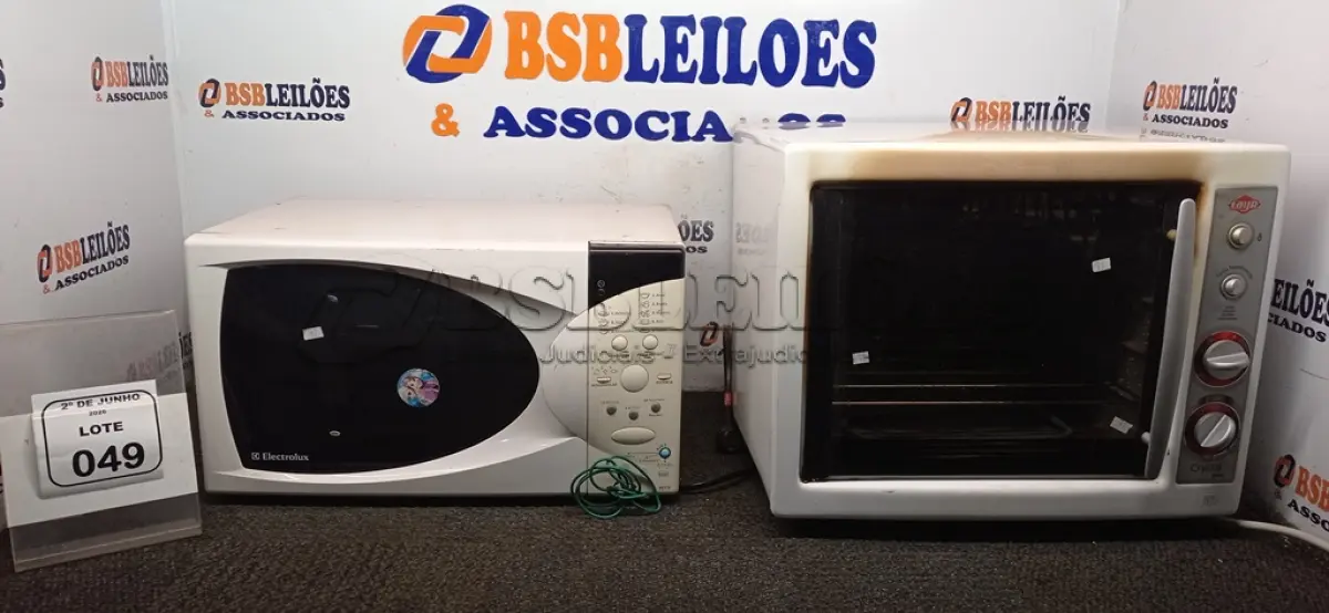 LOTE 049 - 01 MICRO-ONDAS 220V MARCA ELECTROLUX E 01 FORNO 220V LAYN. (NO ESTADO) ATENÇÃO! FAZER A VISITAÇÃO ANTES DE ARREMATAR, NÃO SABEMOS SE FUNCIONA, LEILÃO NÃO TEM GARANTIA E NEM DEVOLUÇÃO, SUJEITO A POSSÍVEIS AVARIAS VISÍVEIS/OCULTAS E/OU AUSÊNCIA DE COMPONENTES.