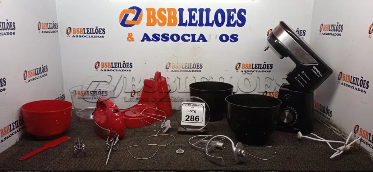 LOTE 286 - 01 BATEDEIRA PLANETÁRIA 220V MARCA MONDIAL E 01 BATEDEIRA MODELO BELA MASSA 220V MARCA MONDIAL. (NO ESTADO) ATENÇÃO! FAZER A VISITAÇÃO ANTES DE ARREMATAR, NÃO SABEMOS SE FUNCIONA, LEILÃO NÃO TEM GARANTIA E NEM DEVOLUÇÃO, SUJEITO A POSSÍVEIS AVARIAS VISÍVEIS/OCULTAS E/OU AUSÊNCIA DE COMPONENTES.