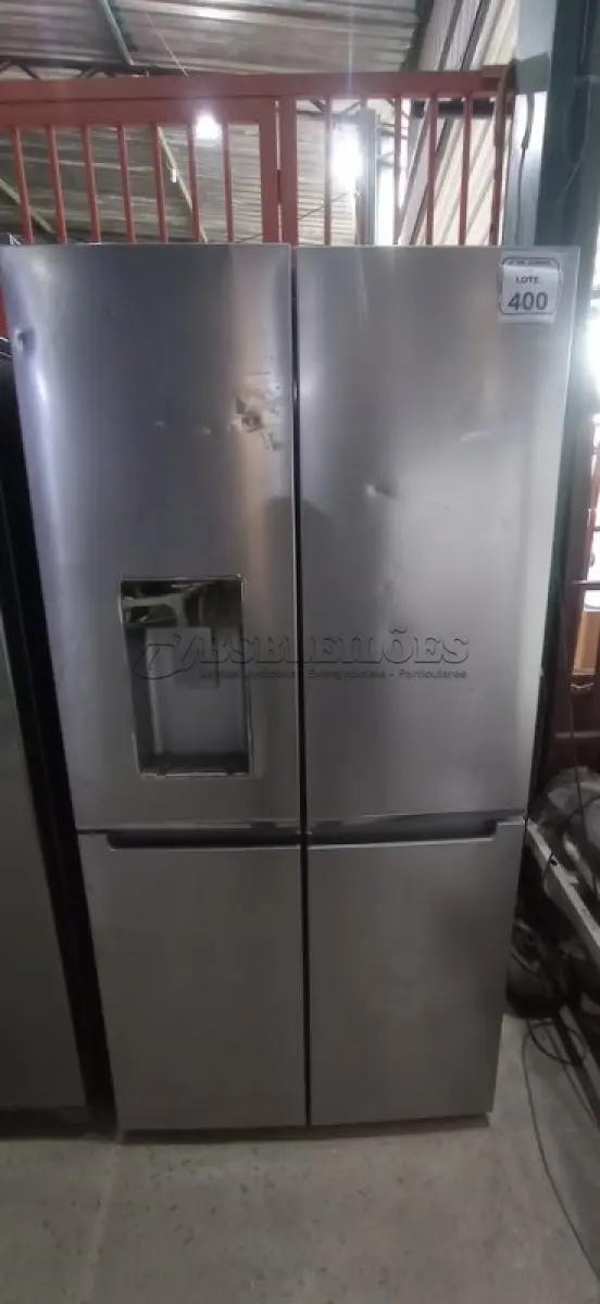 LOTE 400 - 01 GELADEIRA DUPLA 127V MARCA BRASEMP. (NO ESTADO) ATENÇÃO! FAZER A VISITAÇÃO ANTES DE ARREMATAR, NÃO SABEMOS SE FUNCIONA, LEILÃO NÃO TEM GARANTIA E NEM DEVOLUÇÃO, SUJEITO A POSSÍVEIS AVARIAS VISÍVEIS/OCULTAS E/OU AUSÊNCIA DE COMPONENTES.