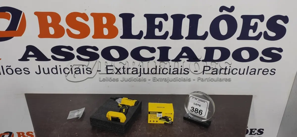 LOTE 386 - 01 CHAVE IMPACTO 21V COM CARREGADOR USB MARCA BOMVINK (NOVO). (NO ESTADO) ATENÇÃO! FAZER A VISITAÇÃO ANTES DE ARREMATAR, NÃO SABEMOS SE FUNCIONA, LEILÃO NÃO TEM GARANTIA E NEM DEVOLUÇÃO, SUJEITO A POSSÍVEIS AVARIAS VISÍVEIS/OCULTAS E/OU AUSÊNCIA DE COMPONENTES.