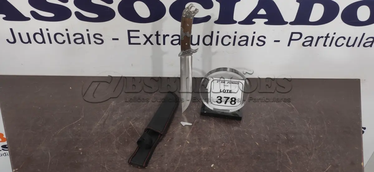 LOTE 378 - 01 FACA CABEÇA DE ONÇA COM CABO EM MADEIRA E LÂMINA EM AÇO INOX. (NO ESTADO) ATENÇÃO! FAZER A VISITAÇÃO ANTES DE ARREMATAR, NÃO SABEMOS SE FUNCIONA, LEILÃO NÃO TEM GARANTIA E NEM DEVOLUÇÃO, SUJEITO A POSSÍVEIS AVARIAS VISÍVEIS/OCULTAS E/OU AUSÊNCIA DE COMPONENTES.