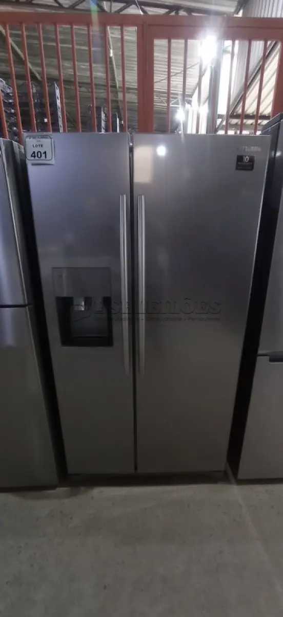 LOTE 401 - 01 REFRIGERADOR 551L MODELO RS50N3413S8 MARCA SAMSUNG. (NO ESTADO) ATENÇÃO! FAZER A VISITAÇÃO ANTES DE ARREMATAR, NÃO SABEMOS SE FUNCIONA, LEILÃO NÃO TEM GARANTIA E NEM DEVOLUÇÃO, SUJEITO A POSSÍVEIS AVARIAS VISÍVEIS/OCULTAS E/OU AUSÊNCIA DE COMPONENTES.