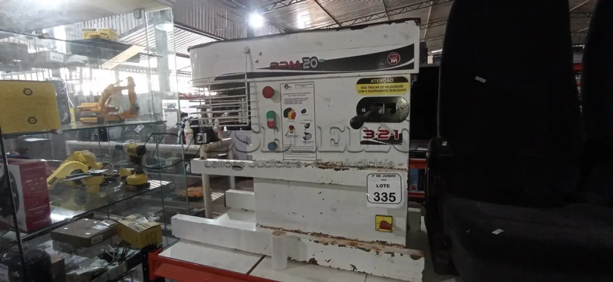 LOTE 335 - 01 BATEDEIRA INDUSTRIAL MODELO BPM 20 MARCA MANÁ. (NO ESTADO) ATENÇÃO! FAZER A VISITAÇÃO ANTES DE ARREMATAR, NÃO SABEMOS SE FUNCIONA, LEILÃO NÃO TEM GARANTIA E NEM DEVOLUÇÃO, SUJEITO A POSSÍVEIS AVARIAS VISÍVEIS/OCULTAS E/OU AUSÊNCIA DE COMPONENTES.