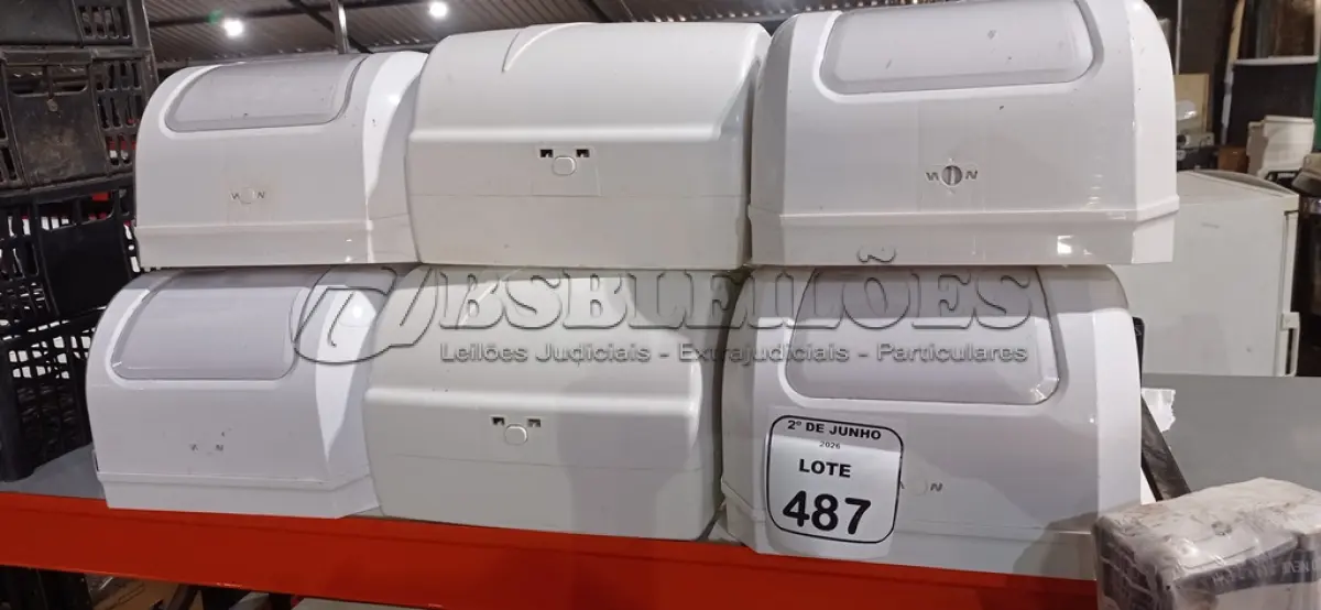 LOTE 487 - 09 DISPENSES DE PAPEL. (NO ESTADO) ATENÇÃO! FAZER A VISITAÇÃO ANTES DE ARREMATAR, NÃO SABEMOS SE FUNCIONA, LEILÃO NÃO TEM GARANTIA E NEM DEVOLUÇÃO, SUJEITO A POSSÍVEIS AVARIAS VISÍVEIS/OCULTAS E/OU AUSÊNCIA DE COMPONENTES.