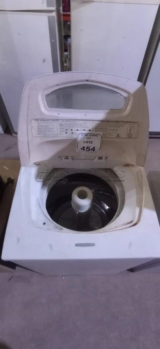 LOTE 454 - 01 MÁQUINA DE LAVAR 5KG 220V MARCA BRASTEMP. (NO ESTADO) ATENÇÃO! FAZER A VISITAÇÃO ANTES DE ARREMATAR, NÃO SABEMOS SE FUNCIONA, LEILÃO NÃO TEM GARANTIA E NEM DEVOLUÇÃO, SUJEITO A POSSÍVEIS AVARIAS VISÍVEIS/OCULTAS E/OU AUSÊNCIA DE COMPONENTES.