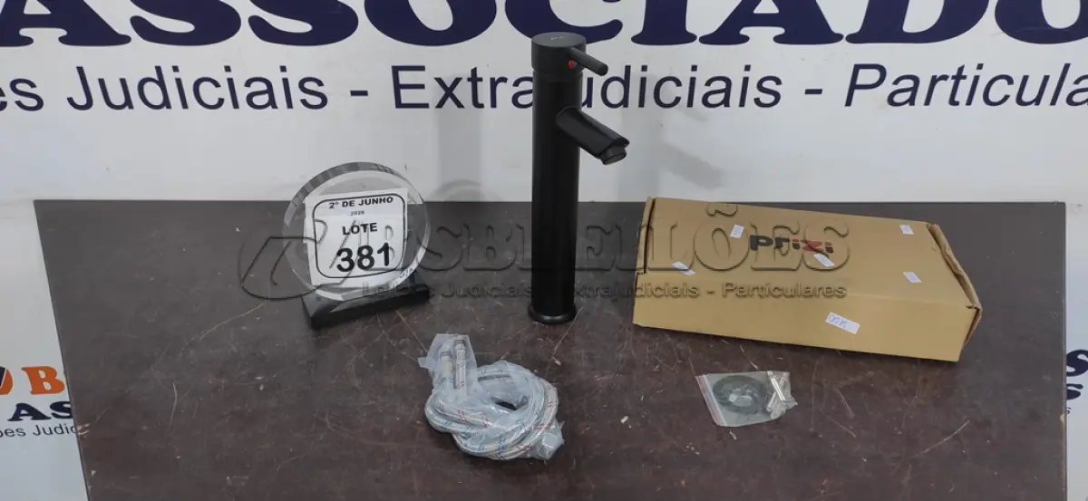 LOTE 381 - 01 TORNEIRA MISTURADOR MARCA PRIZI COM ACESSÓRIOS. (NO ESTADO) ATENÇÃO! FAZER A VISITAÇÃO ANTES DE ARREMATAR, NÃO SABEMOS SE FUNCIONA, LEILÃO NÃO TEM GARANTIA E NEM DEVOLUÇÃO, SUJEITO A POSSÍVEIS AVARIAS VISÍVEIS/OCULTAS E/OU AUSÊNCIA DE COMPONENTES.