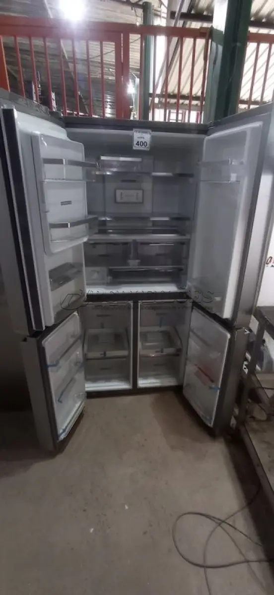 LOTE 400 - 01 GELADEIRA DUPLA 127V MARCA BRASEMP. (NO ESTADO) ATENÇÃO! FAZER A VISITAÇÃO ANTES DE ARREMATAR, NÃO SABEMOS SE FUNCIONA, LEILÃO NÃO TEM GARANTIA E NEM DEVOLUÇÃO, SUJEITO A POSSÍVEIS AVARIAS VISÍVEIS/OCULTAS E/OU AUSÊNCIA DE COMPONENTES.