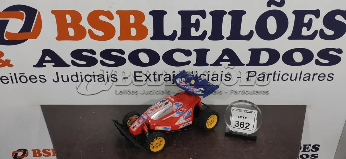 LOTE 362 - 01 CARRINHO DE CORRIDA DE BRINQUEDO. (NO ESTADO) ATENÇÃO! FAZER A VISITAÇÃO ANTES DE ARREMATAR, NÃO SABEMOS SE FUNCIONA, LEILÃO NÃO TEM GARANTIA E NEM DEVOLUÇÃO, SUJEITO A POSSÍVEIS AVARIAS VISÍVEIS/OCULTAS E/OU AUSÊNCIA DE COMPONENTES.