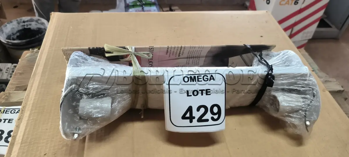 LOTE 429 - 02 ARANDELAS TASCHIBRA VIDRO EMBAU 40CM. (NO ESTADO EM QUE SE ENCONTRA. SUJEITO A AVARIAS OCULTAS/VISÍVEIS.)