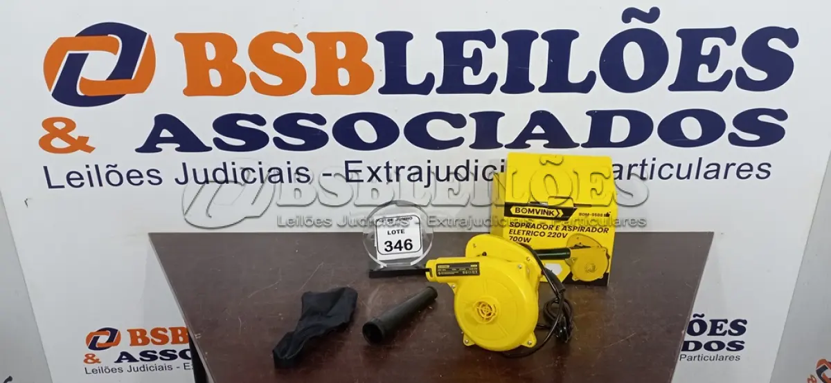 LOTE 346 - 01 SOPRADOR E ASPIRADOR ELÉTRICO 700W 220V (NOVO). (NO ESTADO) ATENÇÃO! FAZER A VISITAÇÃO ANTES DE ARREMATAR, NÃO SABEMOS SE FUNCIONA, LEILÃO NÃO TEM GARANTIA E NEM DEVOLUÇÃO, SUJEITO A POSSÍVEIS AVARIAS VISÍVEIS/OCULTAS E/OU AUSÊNCIA DE COMPONENTES.