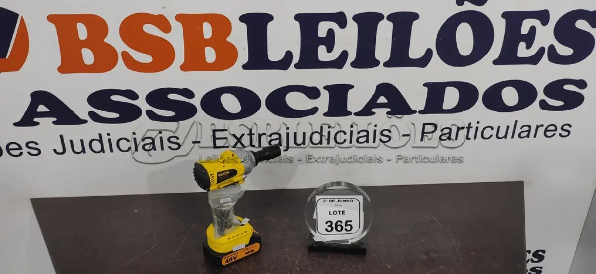 LOTE 365 - 01 CHAVE IMPACTO MARCA BOMVINK 48V. (NO ESTADO) ATENÇÃO! FAZER A VISITAÇÃO ANTES DE ARREMATAR, NÃO SABEMOS SE FUNCIONA, LEILÃO NÃO TEM GARANTIA E NEM DEVOLUÇÃO, SUJEITO A POSSÍVEIS AVARIAS VISÍVEIS/OCULTAS E/OU AUSÊNCIA DE COMPONENTES.