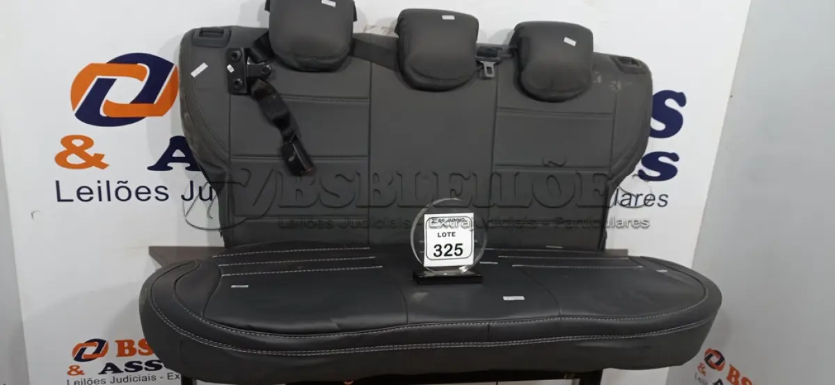 LOTE 325 - 01 ASSENTO COM ENCOSTO AUTOMOTIVO. (NO ESTADO) ATENÇÃO! FAZER A VISITAÇÃO ANTES DE ARREMATAR, NÃO SABEMOS SE FUNCIONA, LEILÃO NÃO TEM GARANTIA E NEM DEVOLUÇÃO, SUJEITO A POSSÍVEIS AVARIAS VISÍVEIS/OCULTAS E/OU AUSÊNCIA DE COMPONENTES.