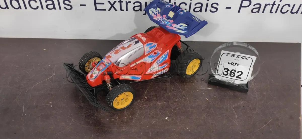 LOTE 362 - 01 CARRINHO DE CORRIDA DE BRINQUEDO. (NO ESTADO) ATENÇÃO! FAZER A VISITAÇÃO ANTES DE ARREMATAR, NÃO SABEMOS SE FUNCIONA, LEILÃO NÃO TEM GARANTIA E NEM DEVOLUÇÃO, SUJEITO A POSSÍVEIS AVARIAS VISÍVEIS/OCULTAS E/OU AUSÊNCIA DE COMPONENTES.