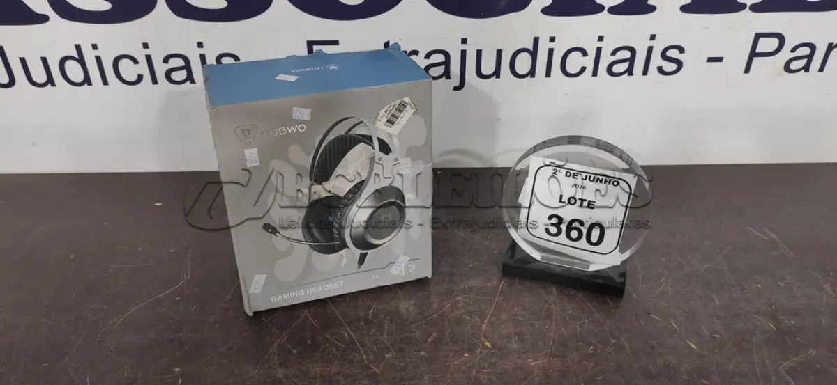 LOTE 360 - 01HEADSET GAMER COM MICROFONE MARCA NUBWO. (NO ESTADO) ATENÇÃO! FAZER A VISITAÇÃO ANTES DE ARREMATAR, NÃO SABEMOS SE FUNCIONA, LEILÃO NÃO TEM GARANTIA E NEM DEVOLUÇÃO, SUJEITO A POSSÍVEIS AVARIAS VISÍVEIS/OCULTAS E/OU AUSÊNCIA DE COMPONENTES.