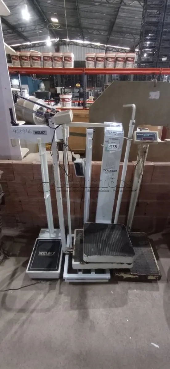 LOTE 478 - 05 BALANÇAS ANTROPOMÉTRICAS DE MARCAS E MODELOS DIVERSOS. (NO ESTADO) ATENÇÃO! FAZER A VISITAÇÃO ANTES DE ARREMATAR, NÃO SABEMOS SE FUNCIONA, LEILÃO NÃO TEM GARANTIA E NEM DEVOLUÇÃO, SUJEITO A POSSÍVEIS AVARIAS VISÍVEIS/OCULTAS E/OU AUSÊNCIA DE COMPONENTES.