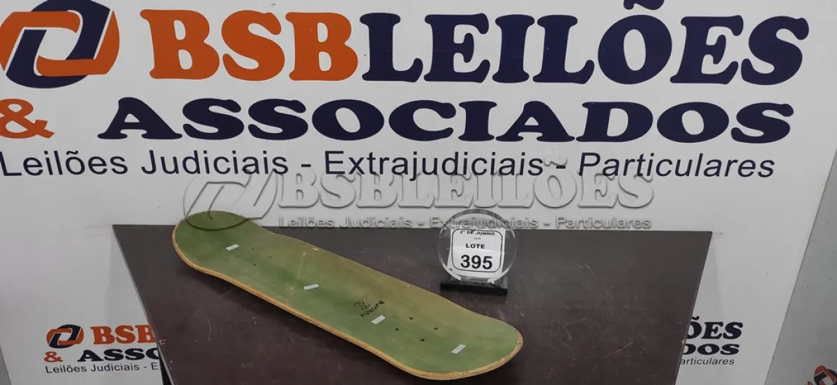 LOTE 395 - 01 SHAPE DE SKATE TAMANHO 8.0  MARCA FUTURE. (NO ESTADO) ATENÇÃO! FAZER A VISITAÇÃO ANTES DE ARREMATAR, NÃO SABEMOS SE FUNCIONA, LEILÃO NÃO TEM GARANTIA E NEM DEVOLUÇÃO, SUJEITO A POSSÍVEIS AVARIAS VISÍVEIS/OCULTAS E/OU AUSÊNCIA DE COMPONENTES.