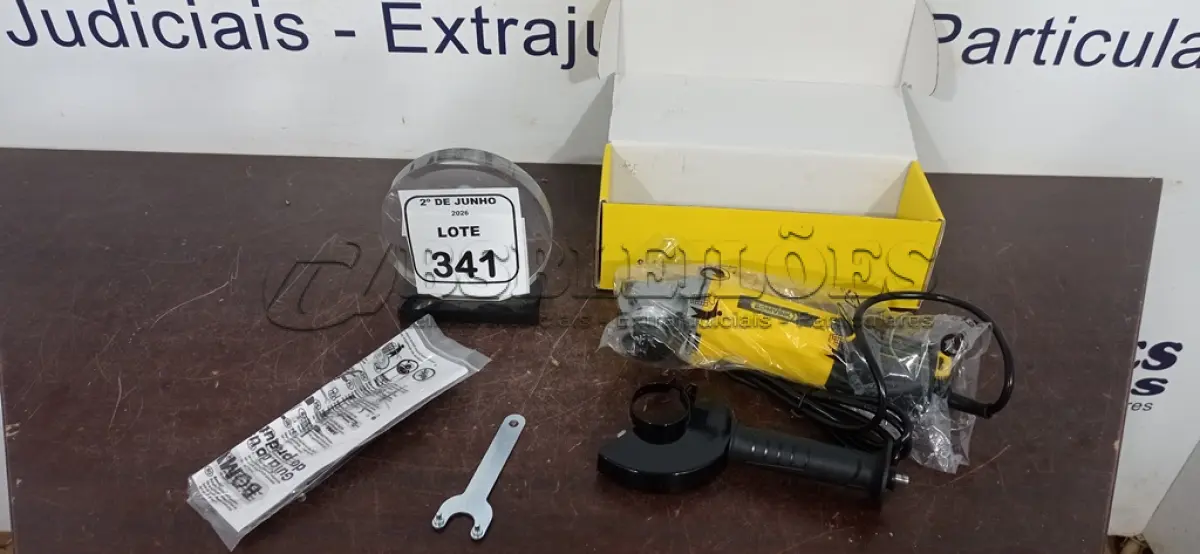 LOTE 341 - 01 ESMERILHADEIRA ANGULAR 220V (NOVO). (NO ESTADO) ATENÇÃO! FAZER A VISITAÇÃO ANTES DE ARREMATAR, NÃO SABEMOS SE FUNCIONA, LEILÃO NÃO TEM GARANTIA E NEM DEVOLUÇÃO, SUJEITO A POSSÍVEIS AVARIAS VISÍVEIS/OCULTAS E/OU AUSÊNCIA DE COMPONENTES.