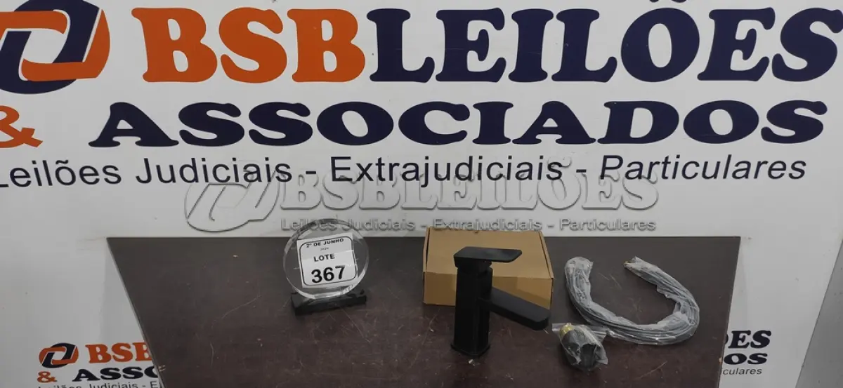 LOTE 367 - 01 TORNEIRA MISTURADOR MARCA PRIZI COM ACESSÓRIOS. (NO ESTADO) ATENÇÃO! FAZER A VISITAÇÃO ANTES DE ARREMATAR, NÃO SABEMOS SE FUNCIONA, LEILÃO NÃO TEM GARANTIA E NEM DEVOLUÇÃO, SUJEITO A POSSÍVEIS AVARIAS VISÍVEIS/OCULTAS E/OU AUSÊNCIA DE COMPONENTES.