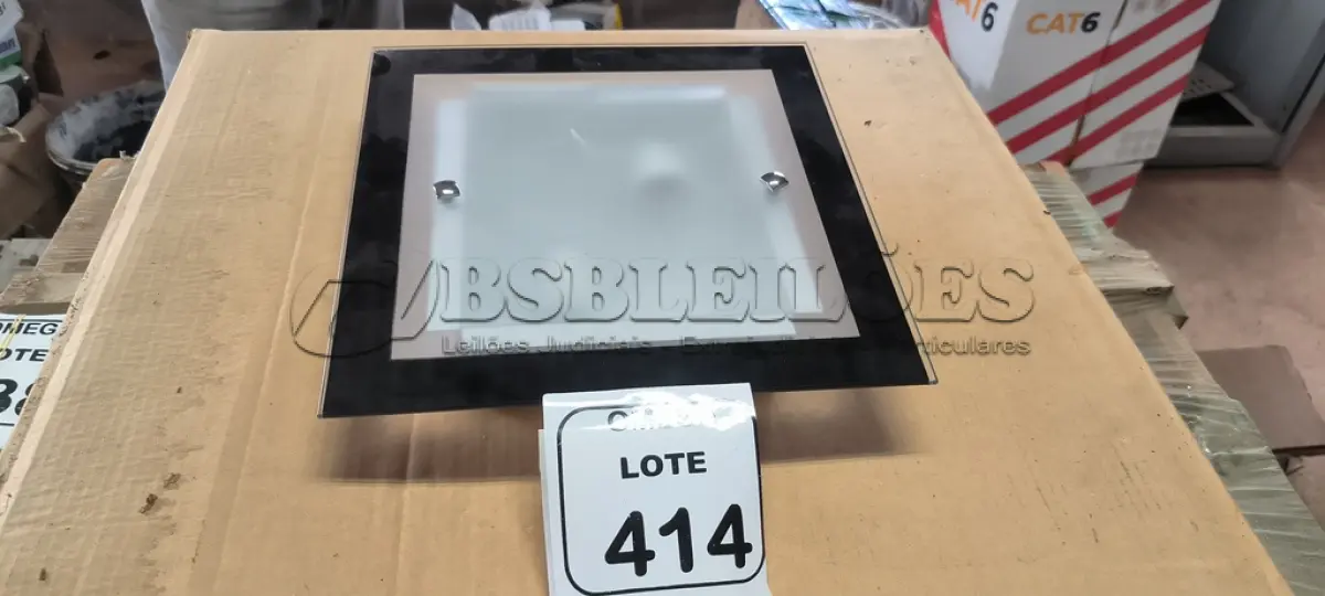 LOTE 414 - 01 LUMINÁRIA PLAFON LED QUADRADA DE EMBUTIR - 20X20. (NO ESTADO EM QUE SE ENCONTRA. SUJEITO A AVARIAS OCULTAS/VISÍVEIS.)