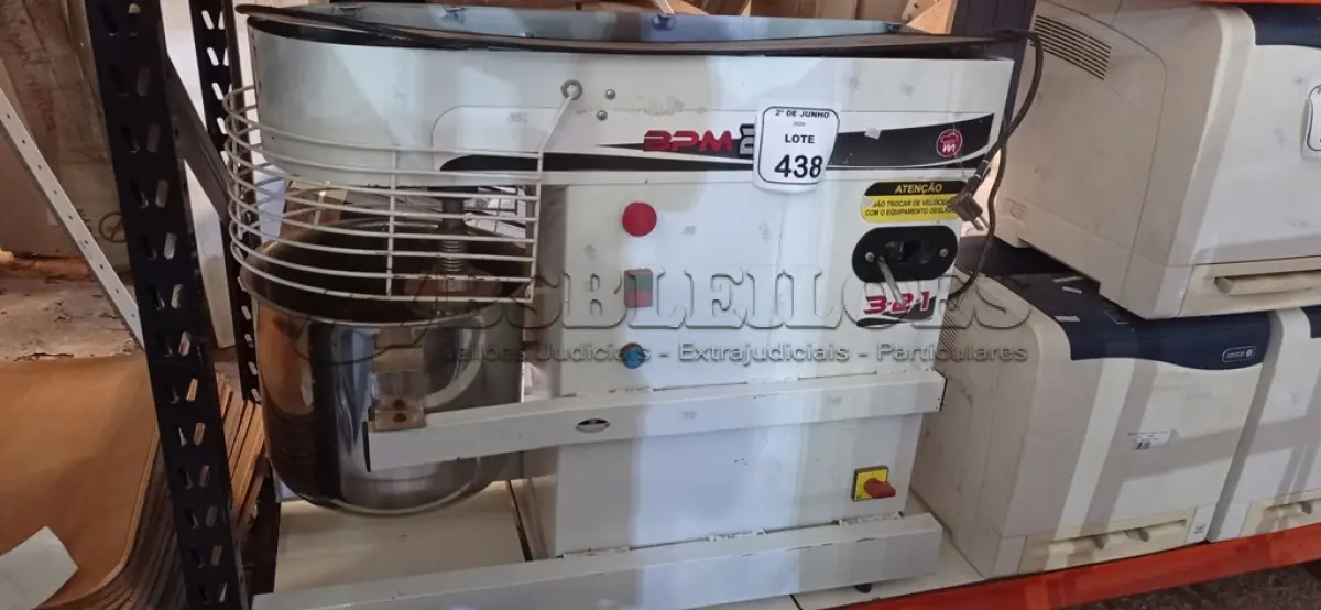 LOTE 438 - 01 BATEDEIRA INDUSTRIAL MODELO BPM 20 MARCA MANÁ. (NO ESTADO) ATENÇÃO! FAZER A VISITAÇÃO ANTES DE ARREMATAR, NÃO SABEMOS SE FUNCIONA, LEILÃO NÃO TEM GARANTIA E NEM DEVOLUÇÃO, SUJEITO A POSSÍVEIS AVARIAS VISÍVEIS/OCULTAS E/OU AUSÊNCIA DE COMPONENTES.