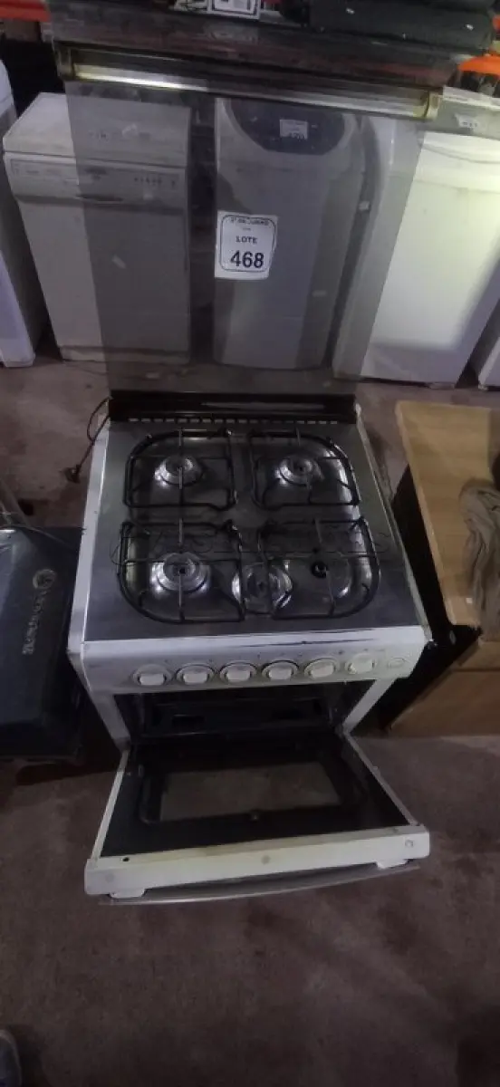 LOTE 468 - 01 FOGÃO 04 BOCAS COM FORNO. (NO ESTADO) ATENÇÃO! FAZER A VISITAÇÃO ANTES DE ARREMATAR, NÃO SABEMOS SE FUNCIONA, LEILÃO NÃO TEM GARANTIA E NEM DEVOLUÇÃO, SUJEITO A POSSÍVEIS AVARIAS VISÍVEIS/OCULTAS E/OU AUSÊNCIA DE COMPONENTES.