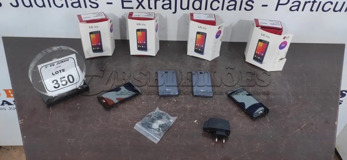 LOTE 350 - 04 CELULARES MODELO JOY MARCA LG MARCA LG. (NO ESTADO) ATENÇÃO! FAZER A VISITAÇÃO ANTES DE ARREMATAR, NÃO SABEMOS SE FUNCIONA, LEILÃO NÃO TEM GARANTIA E NEM DEVOLUÇÃO, SUJEITO A POSSÍVEIS AVARIAS VISÍVEIS/OCULTAS E/OU AUSÊNCIA DE COMPONENTES.
