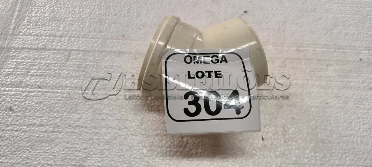 LOTE 304 - 01 JOELHO 45º PVC SOLD. - Ø 100MM. (NO ESTADO EM QUE SE ENCONTRA. SUJEITO A AVARIAS OCULTAS/VISÍVEIS.)