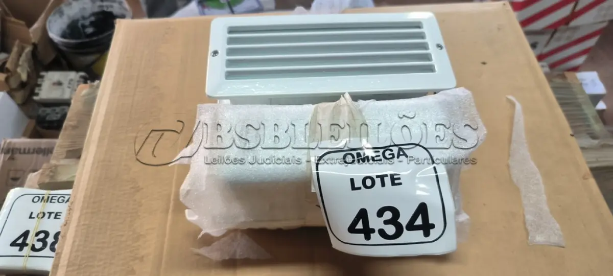 LOTE 434 - 04 LUMINÁRIAS DE EMBUTIR PARA ÁREAS MOLHADA 15 CM. (NO ESTADO EM QUE SE ENCONTRA. SUJEITO A AVARIAS OCULTAS/VISÍVEIS.)