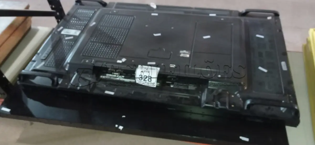 LOTE 328 - 02 PAINÉIS DE PROPAGANDA DE 55’’ MARCA LG. (NO ESTADO) ATENÇÃO! FAZER A VISITAÇÃO ANTES DE ARREMATAR, NÃO SABEMOS SE FUNCIONA, LEILÃO NÃO TEM GARANTIA E NEM DEVOLUÇÃO, SUJEITO A POSSÍVEIS AVARIAS VISÍVEIS/OCULTAS E/OU AUSÊNCIA DE COMPONENTES.