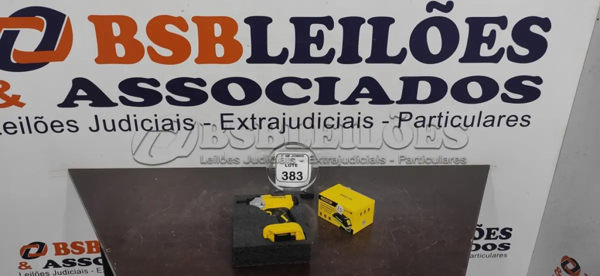 LOTE 383 - 01 CHAVE IMPACTO 21V COM CARREGADOR USB MARCA BOMVINK (NOVO). (NO ESTADO) ATENÇÃO! FAZER A VISITAÇÃO ANTES DE ARREMATAR, NÃO SABEMOS SE FUNCIONA, LEILÃO NÃO TEM GARANTIA E NEM DEVOLUÇÃO, SUJEITO A POSSÍVEIS AVARIAS VISÍVEIS/OCULTAS E/OU AUSÊNCIA DE COMPONENTES.