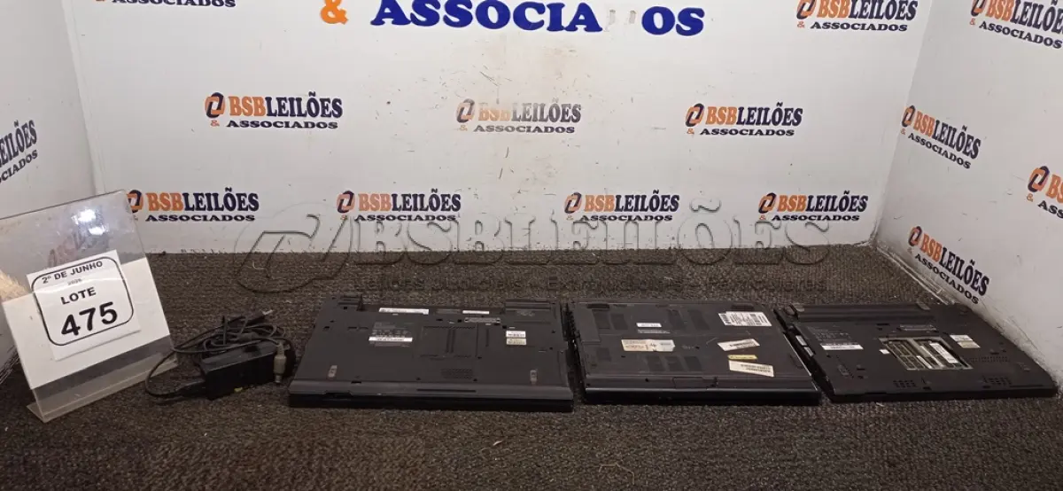 LOTE 475 - 03 NOTEBOOKS DE MARCAS E MODELOS DIVERSOS PARA RETIRADA DE PEÇAS. (NO ESTADO) ATENÇÃO! FAZER A VISITAÇÃO ANTES DE ARREMATAR, NÃO SABEMOS SE FUNCIONA, LEILÃO NÃO TEM GARANTIA E NEM DEVOLUÇÃO, SUJEITO A POSSÍVEIS AVARIAS VISÍVEIS/OCULTAS E/OU AUSÊNCIA DE COMPONENTES.