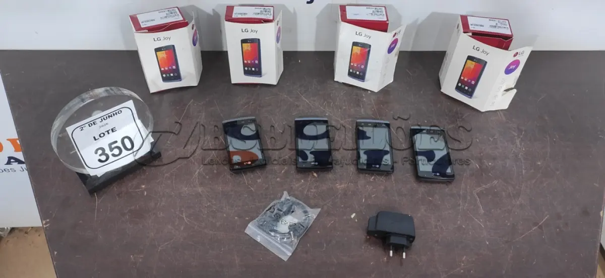 LOTE 350 - 04 CELULARES MODELO JOY MARCA LG MARCA LG. (NO ESTADO) ATENÇÃO! FAZER A VISITAÇÃO ANTES DE ARREMATAR, NÃO SABEMOS SE FUNCIONA, LEILÃO NÃO TEM GARANTIA E NEM DEVOLUÇÃO, SUJEITO A POSSÍVEIS AVARIAS VISÍVEIS/OCULTAS E/OU AUSÊNCIA DE COMPONENTES.
