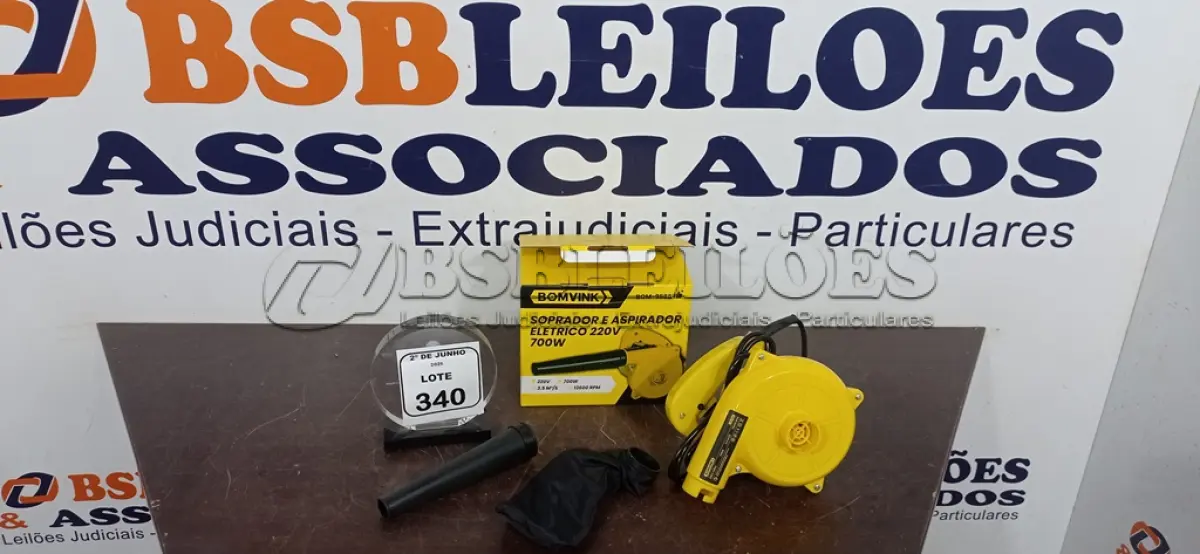LOTE 340 - 01 SOPRADOR E ASPIRADOR ELÉTRICO 700W 220V (NOVO). (NO ESTADO) ATENÇÃO! FAZER A VISITAÇÃO ANTES DE ARREMATAR, NÃO SABEMOS SE FUNCIONA, LEILÃO NÃO TEM GARANTIA E NEM DEVOLUÇÃO, SUJEITO A POSSÍVEIS AVARIAS VISÍVEIS/OCULTAS E/OU AUSÊNCIA DE COMPONENTES.