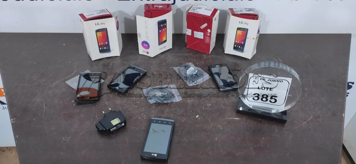 LOTE 385 - 04 CELULARES MODELO JOY MARCA LG MARCA LG. (NO ESTADO) ATENÇÃO! FAZER A VISITAÇÃO ANTES DE ARREMATAR, NÃO SABEMOS SE FUNCIONA, LEILÃO NÃO TEM GARANTIA E NEM DEVOLUÇÃO, SUJEITO A POSSÍVEIS AVARIAS VISÍVEIS/OCULTAS E/OU AUSÊNCIA DE COMPONENTES.