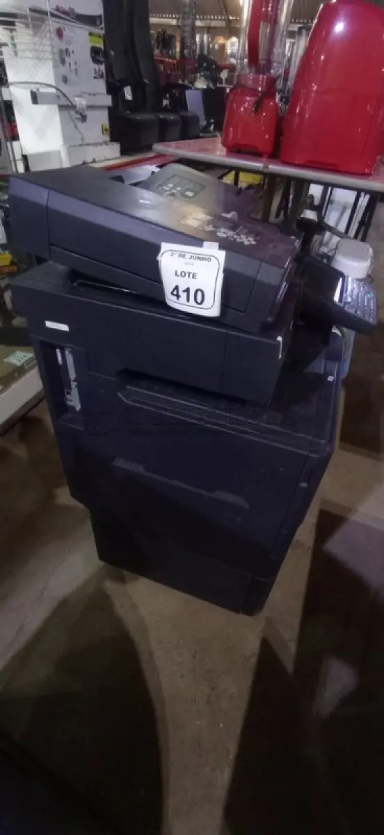 LOTE 410 - 01 COPIADORA TASKALFA 2551CI 110V MARCA KYOCERA. (NO ESTADO) ATENÇÃO! FAZER A VISITAÇÃO ANTES DE ARREMATAR, NÃO SABEMOS SE FUNCIONA, LEILÃO NÃO TEM GARANTIA E NEM DEVOLUÇÃO, SUJEITO A POSSÍVEIS AVARIAS VISÍVEIS/OCULTAS E/OU AUSÊNCIA DE COMPONENTES.