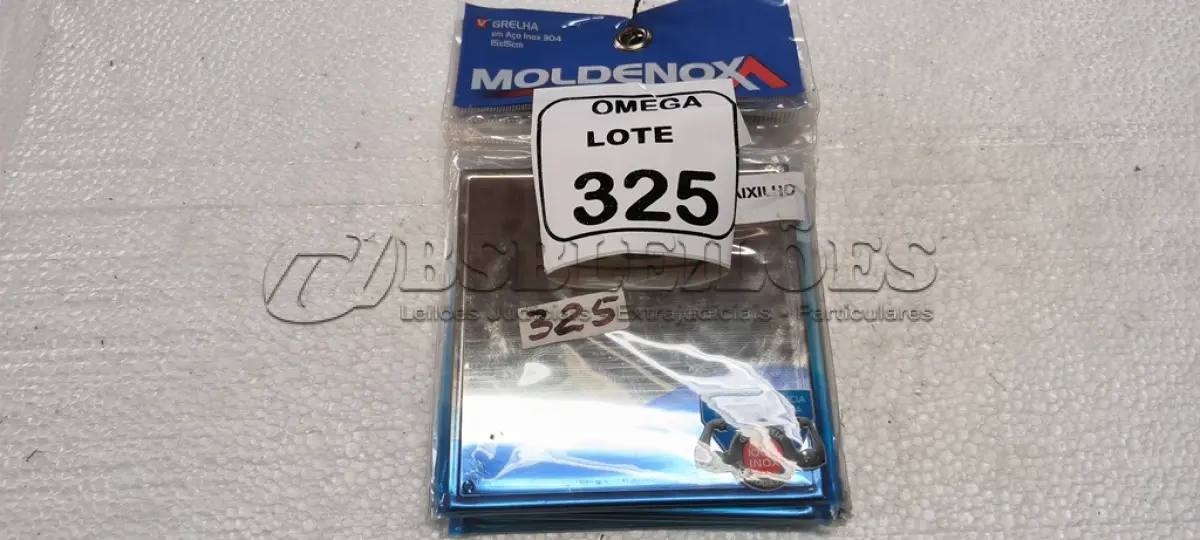 LOTE 325 - 04 GRELHAS CEGAS QUADRADAS EM AÇO INOX - 15X15 - COM CAIXILHO. (NO ESTADO EM QUE SE ENCONTRA. SUJEITO A AVARIAS OCULTAS/VISÍVEIS.)