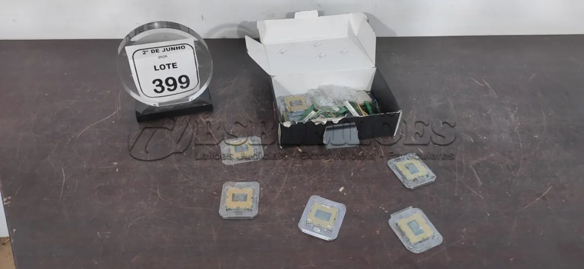 LOTE 399 - 01 CAIXA COM VÁRIOS PROCESSADORES DE MODELOS DIVERSOS. (NO ESTADO) ATENÇÃO! FAZER A VISITAÇÃO ANTES DE ARREMATAR, NÃO SABEMOS SE FUNCIONA, LEILÃO NÃO TEM GARANTIA E NEM DEVOLUÇÃO, SUJEITO A POSSÍVEIS AVARIAS VISÍVEIS/OCULTAS E/OU AUSÊNCIA DE COMPONENTES.