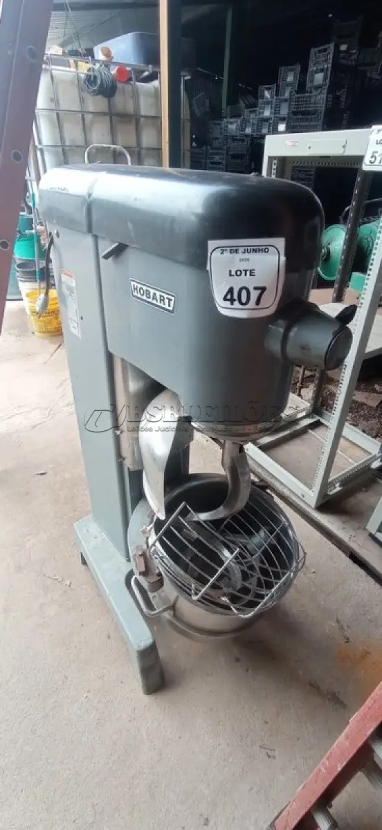 LOTE 407 - 01 BATEDEIRA INDUSTRIAL MODELO D340 220V MARCA HOBART. (NO ESTADO) ATENÇÃO! FAZER A VISITAÇÃO ANTES DE ARREMATAR, NÃO SABEMOS SE FUNCIONA, LEILÃO NÃO TEM GARANTIA E NEM DEVOLUÇÃO, SUJEITO A POSSÍVEIS AVARIAS VISÍVEIS/OCULTAS E/OU AUSÊNCIA DE COMPONENTES.
